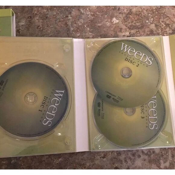 Bundle Sale 3 for $15 | Weeds Season 4 DVD - Picture 8 of 9